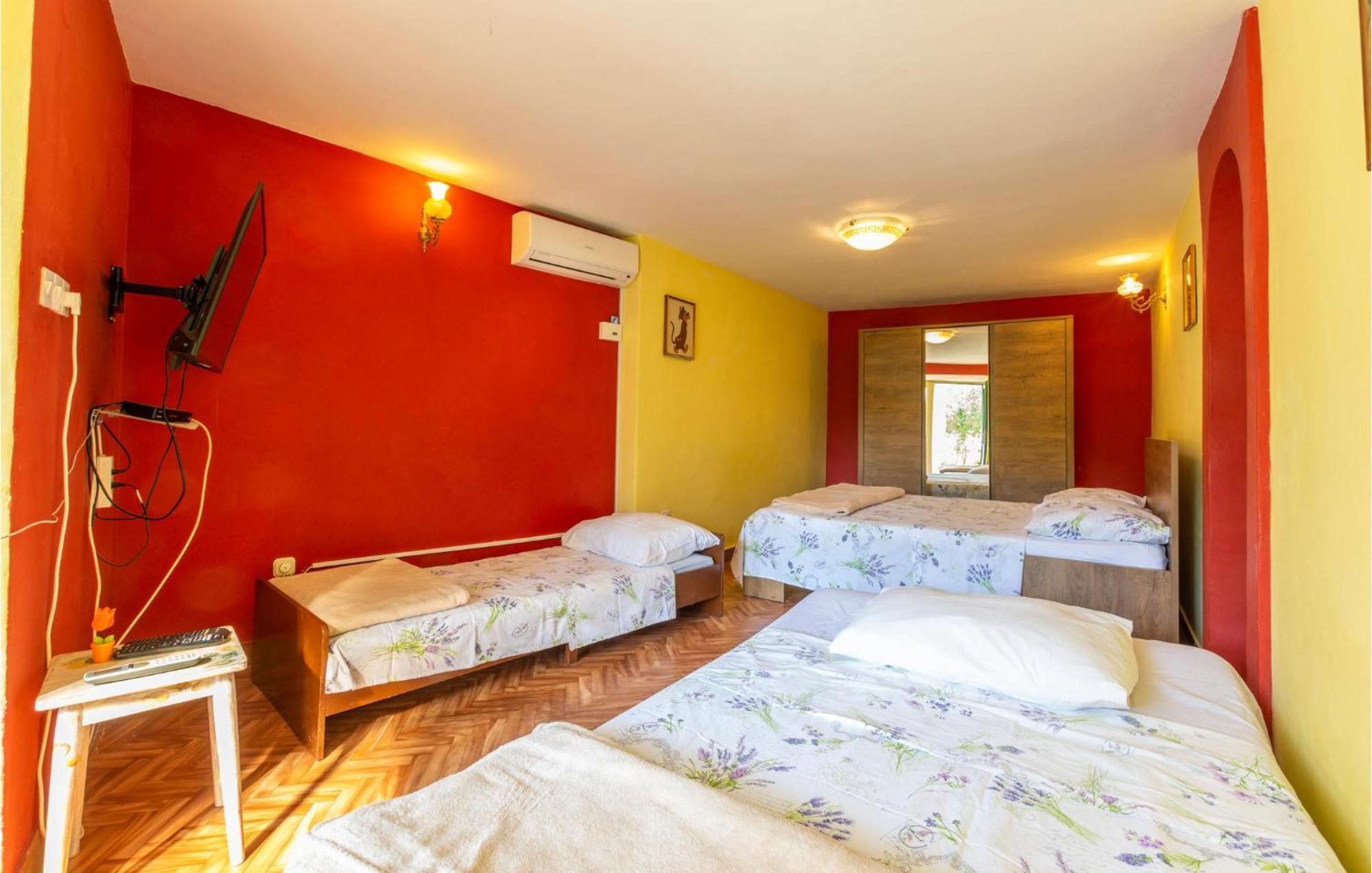 Lovely Apartment In Omis With Kitchen Zewnętrze zdjęcie